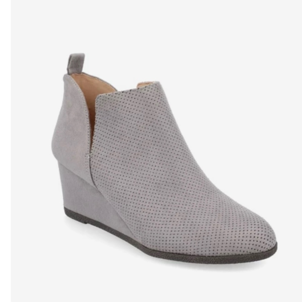 Chic Gray Wedge Shoes with Textured Upper